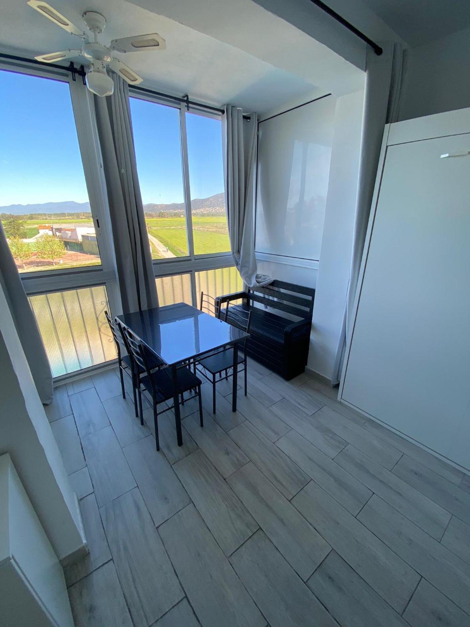 Studio Avec Piscine Et Parking Rosas Exterior foto