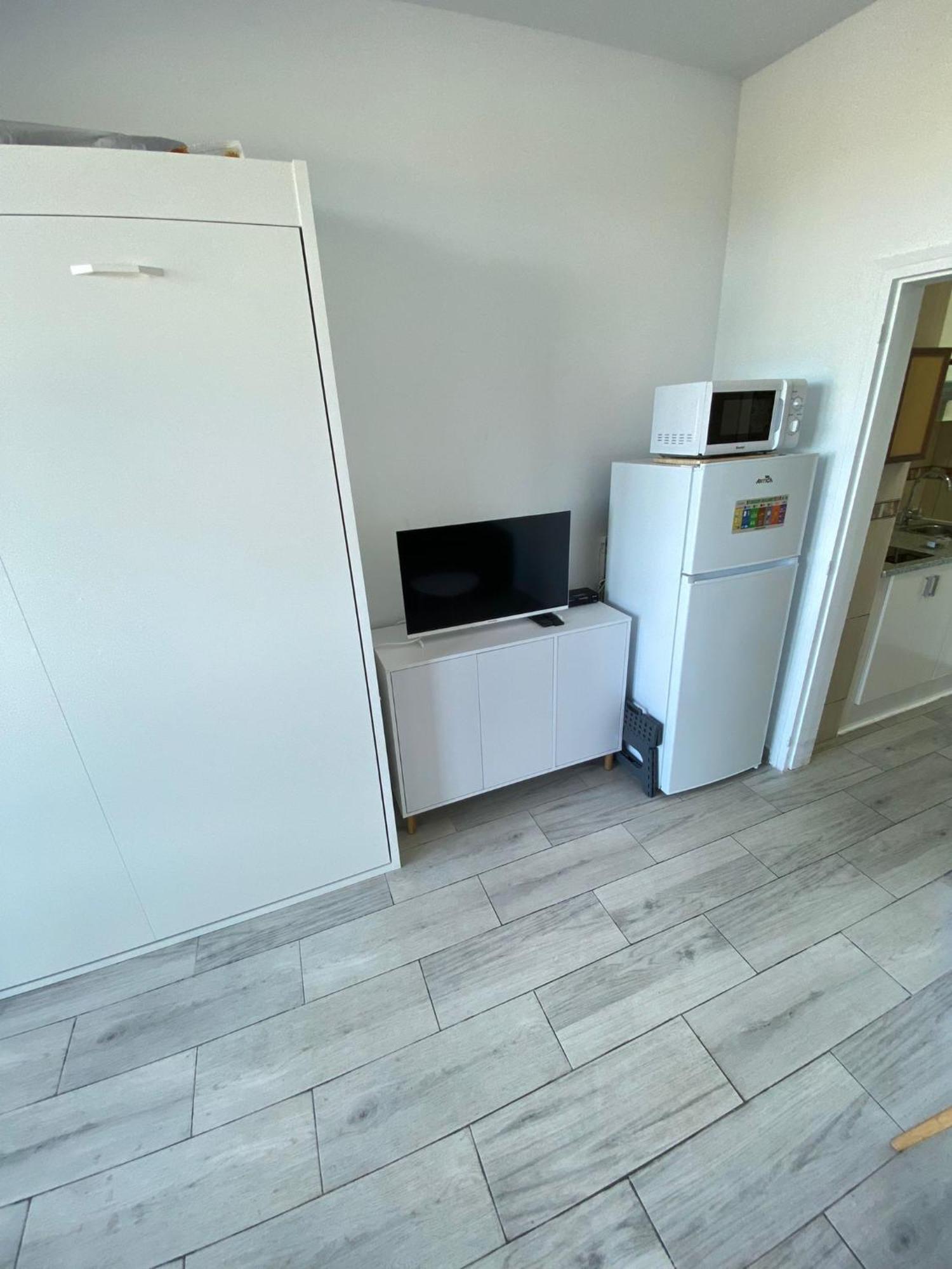 Studio Avec Piscine Et Parking Rosas Exterior foto
